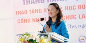 Ngày Quốc tế thiếu nhi, con công nhân ở Cần Thơ đón niềm vui bất ngờ- Ảnh 1.
