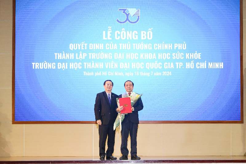 Công bố Quyết định thành lập Trường Đại học Khoa học Sức khỏe