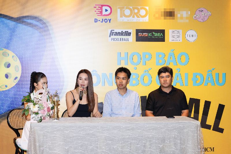 Trà Ngọc Hằng tổ chức giải Pickleball, trích 20% doanh thu để làm từ thiện