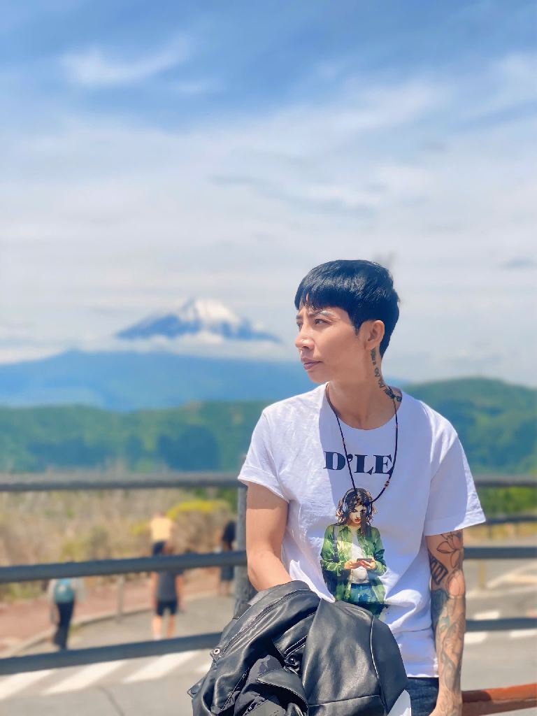 Anh Gà Kon: Từ dancer đường phố đến hiện tượng TikTok triệu view