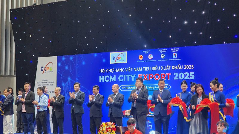 Tràn ngập khuyến mãi tại hội chợ hàng Việt Nam tiêu biểu xuất khẩu năm 2025