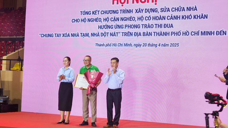 Ngân hàng nhà nước Việt Nam chi nhánh TP. HCM chung tay “Xóa nhà tạm, nhà dột nát”