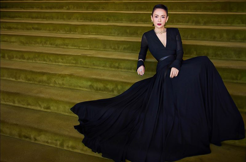 Thiết kế mới của Cong Tri được Chương Tử Di diện thảm đỏ The Gold House Gala Awards