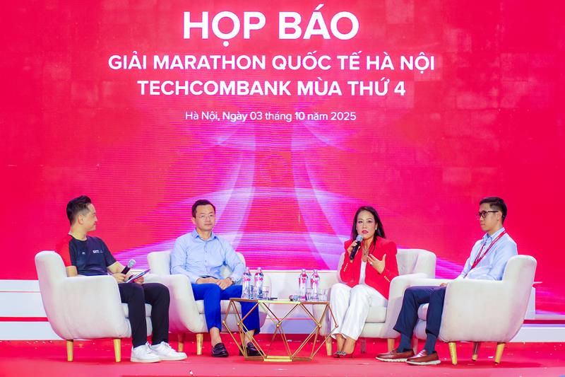 Khai mạc giải Marathon quốc tế mang tính biểu trưng của thủ đô