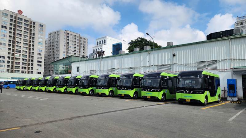 9 tuyến buýt ở TP HCM được thay bằng xe buýt điện mới của VinBus