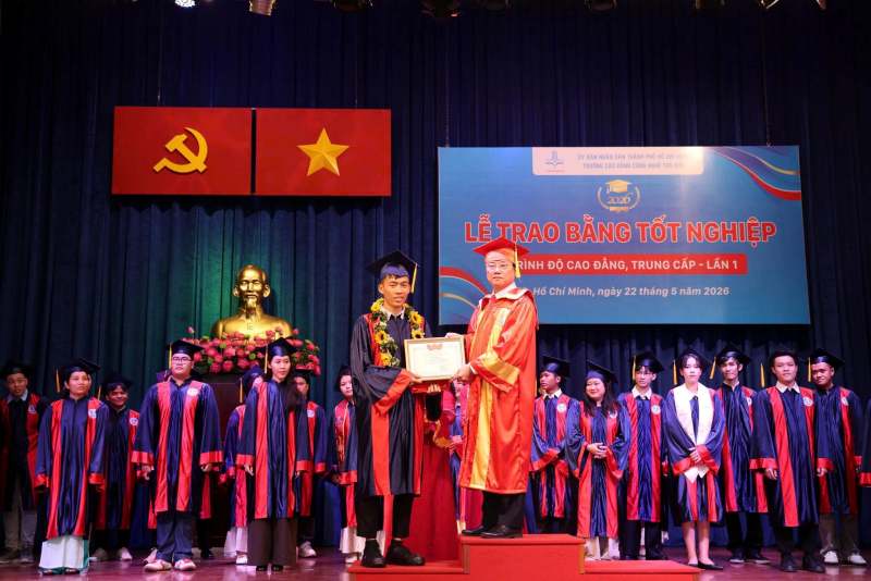 Lễ tốt nghiệp xúc động: Bước chuyển mình từ “học viên” thành “thợ lành nghề”