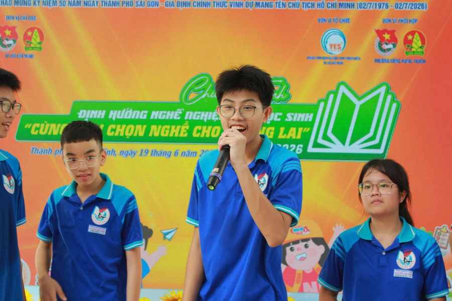 Trước ngưỡng cửa lớp 10: Học sinh cần gì ngoài điểm số?