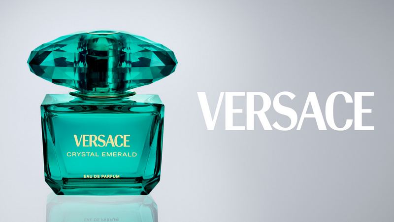 Versace Crystal Emerald: “Viên ngọc xanh” dành cho quý cô hiện đại